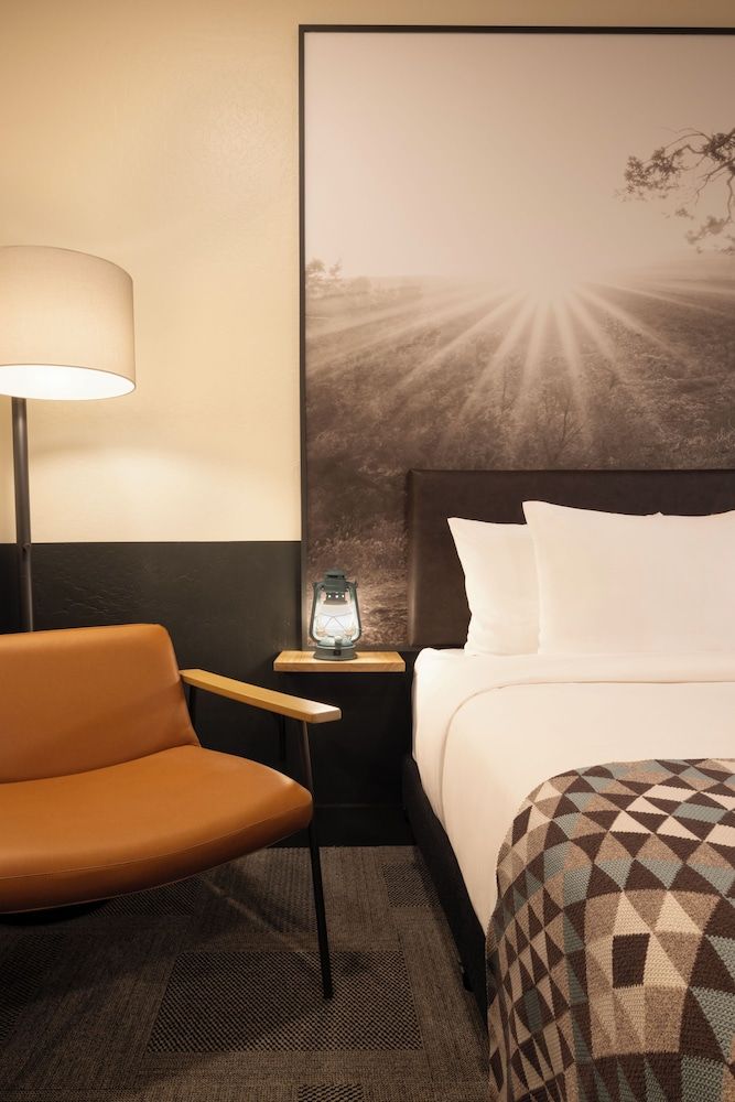 Mountain Modern Sedona Traditional Room, 1 King Bed 2