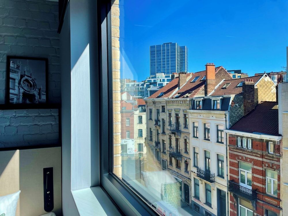 Ibis Brussels Centre Châtelain Standard Room, 1 Double Bed, City View 5