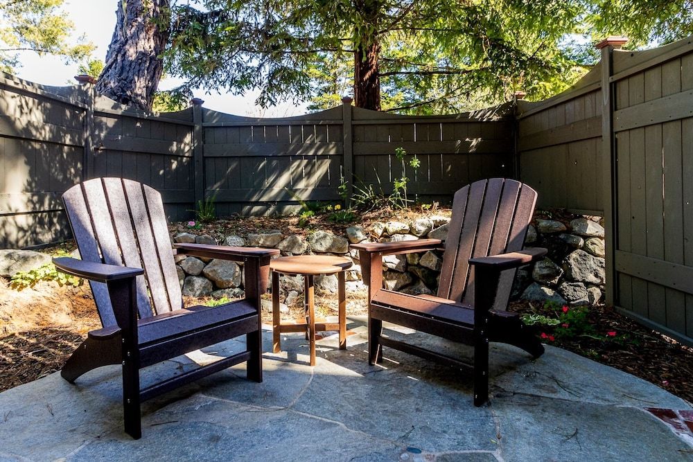 Cambria Pines Lodge Premium Room, 2 Queen Beds 3