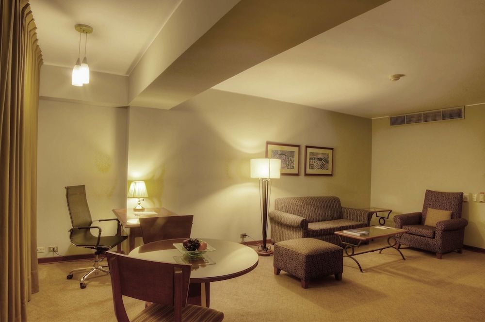 undefined Sol de Oro Hotel & Suites 9