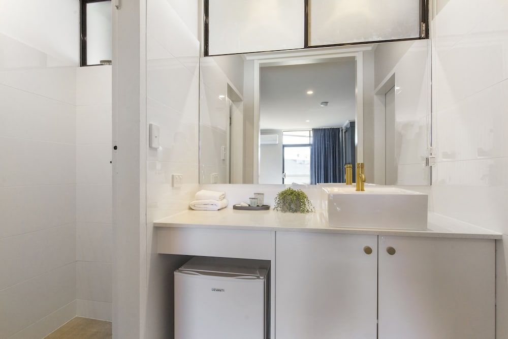 The Wine Vine Deluxe Family 3