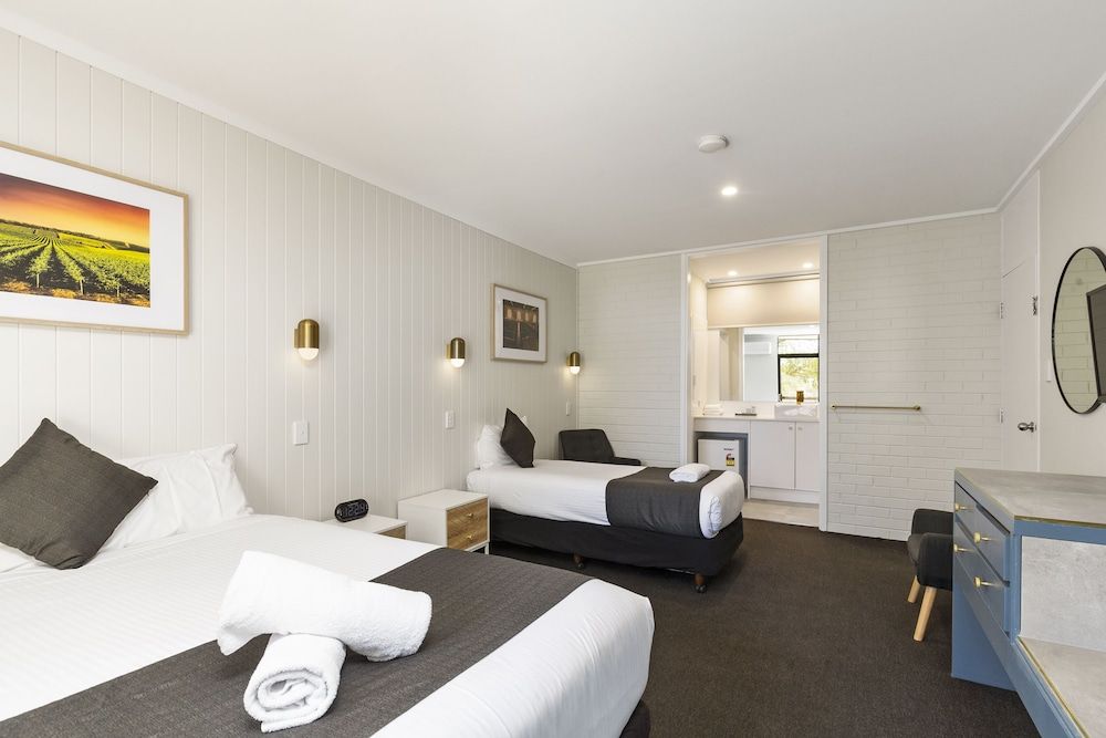 The Wine Vine Deluxe Twin