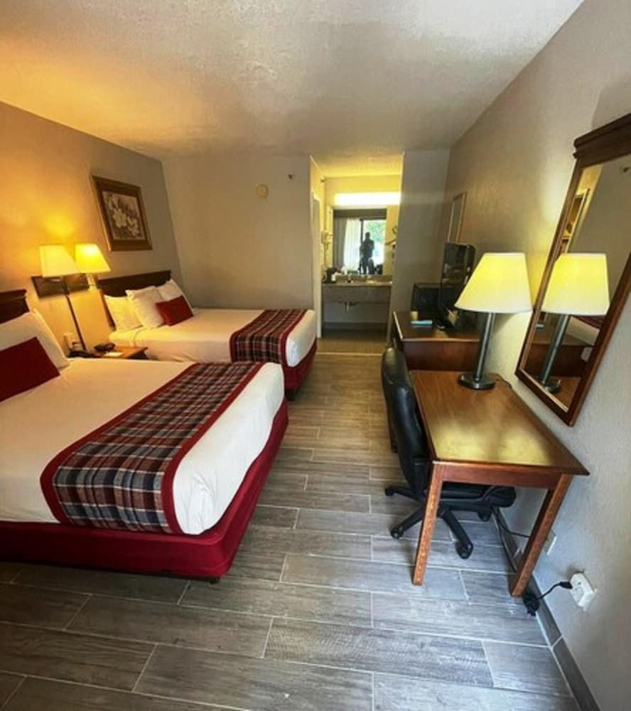 Room, 2 Queen Beds, Non Smoking