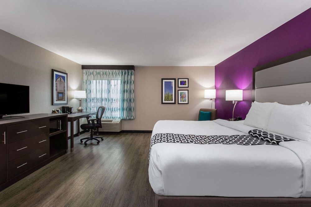 Executive Room, 1 King Bed with Sofa bed, Non Smoking