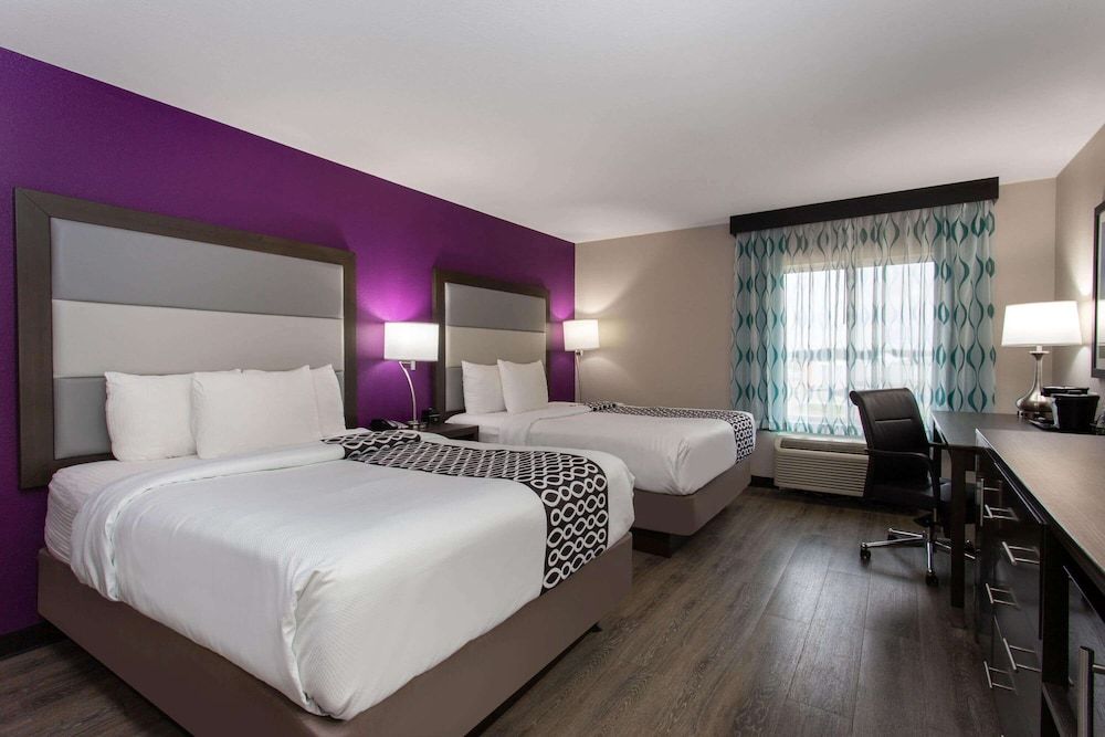 Room, 1 Queen Bed, Accessible, Non Smoking (Mobility with Roll-In Shower)