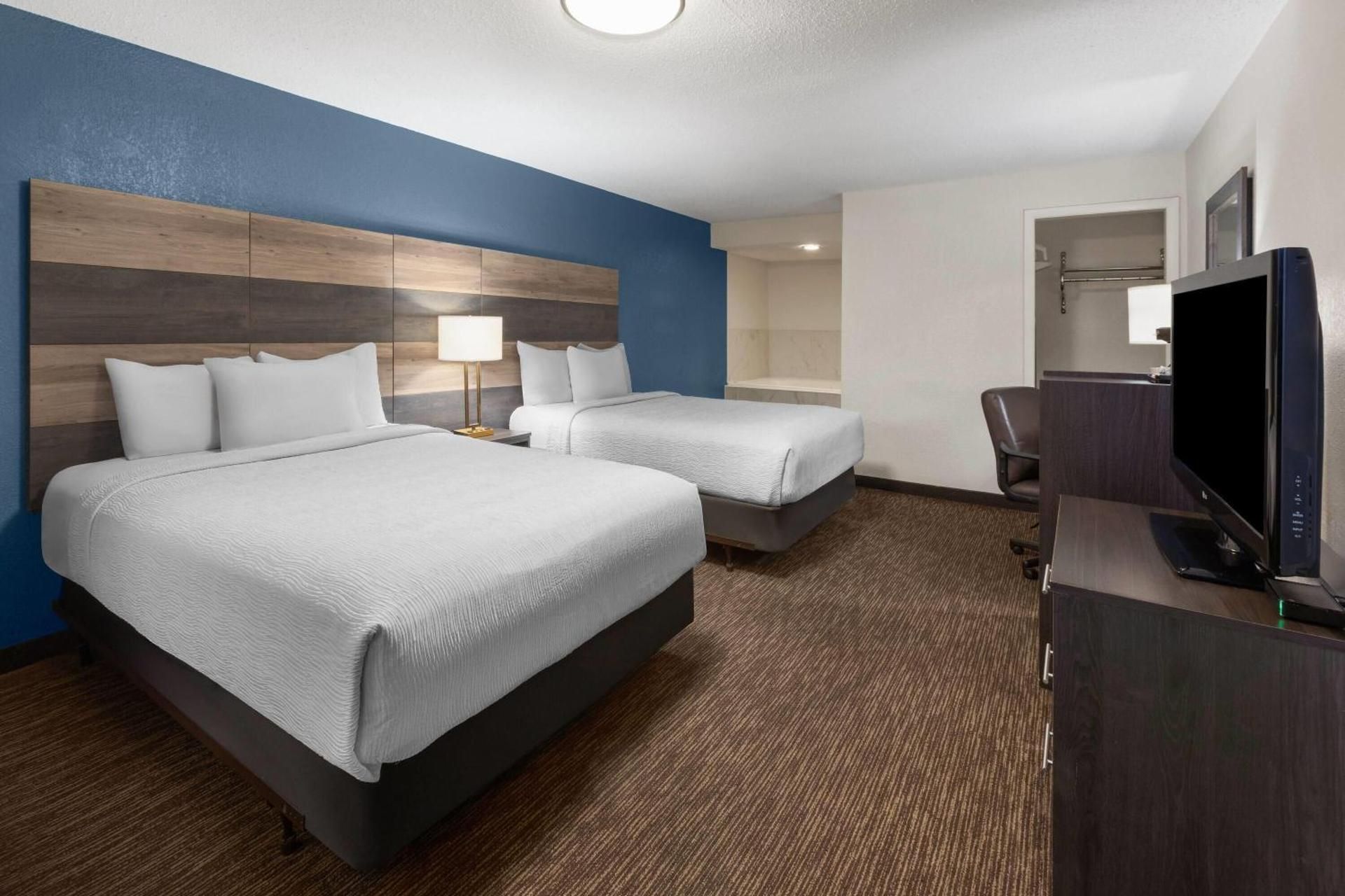 2 Double Beds - Non-Smoking