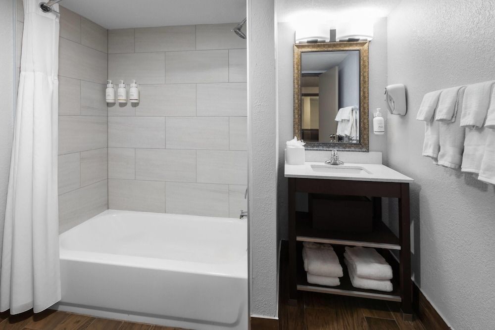 undefined Baymont by Wyndham Downtown Detroit 5