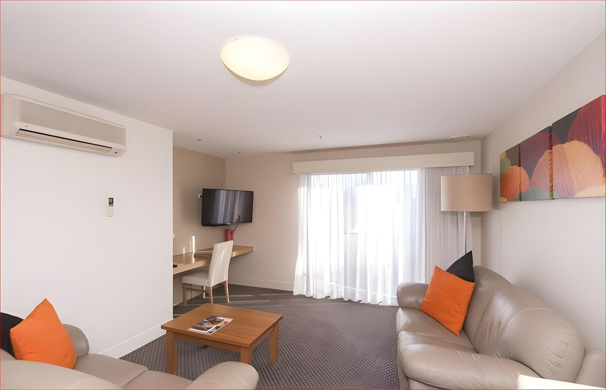 2 Bedroom Apartment with Free High-Speed Wi-Fi