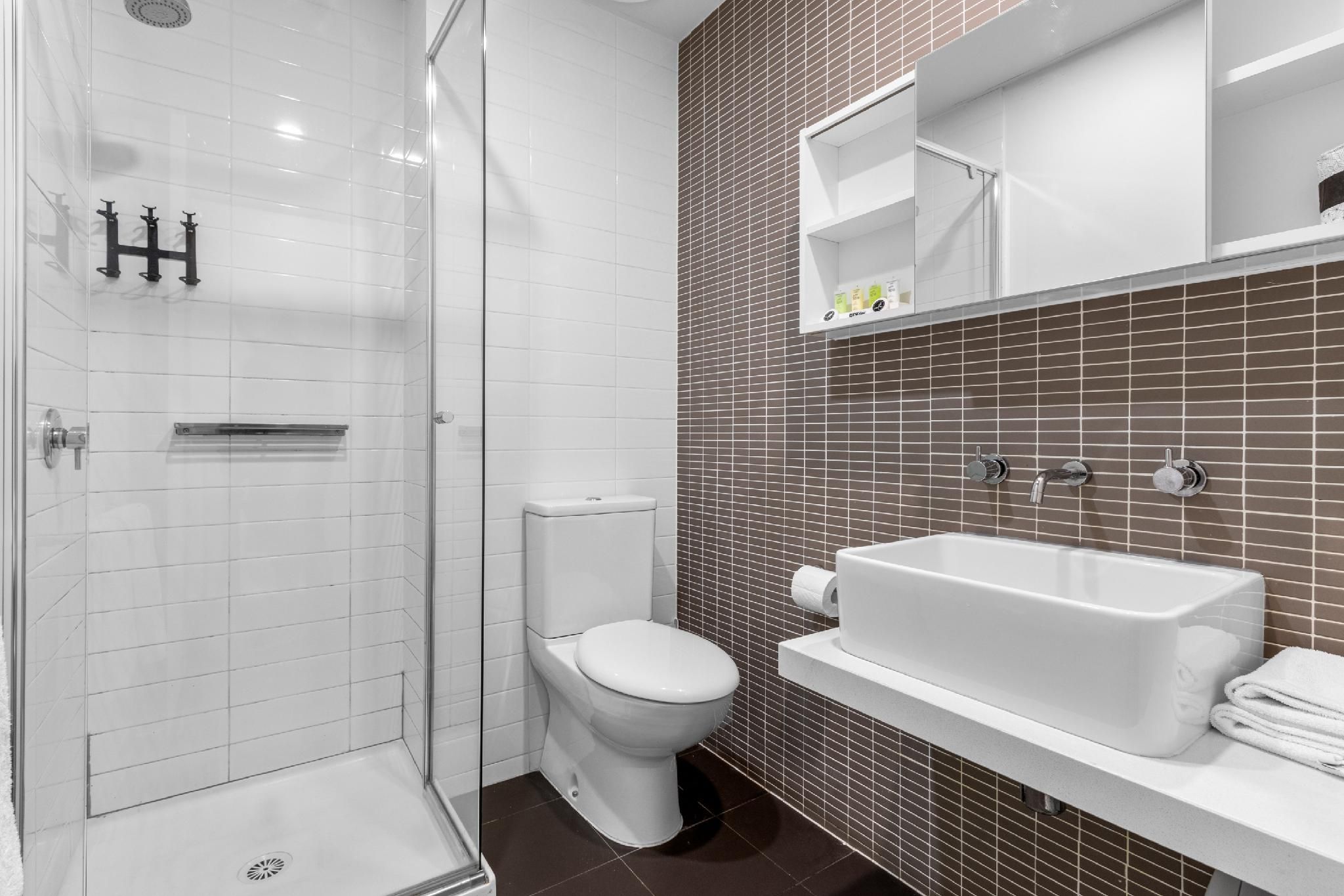 undefined Comfort Apartments on Elizabeth 6