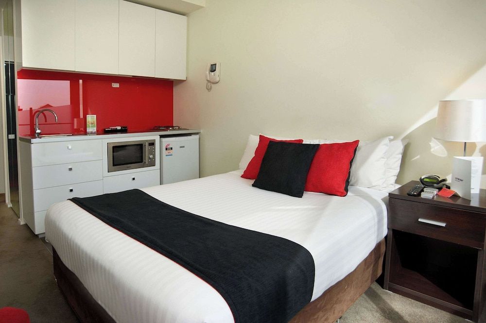 Comfort Apartments on Elizabeth Studio 4