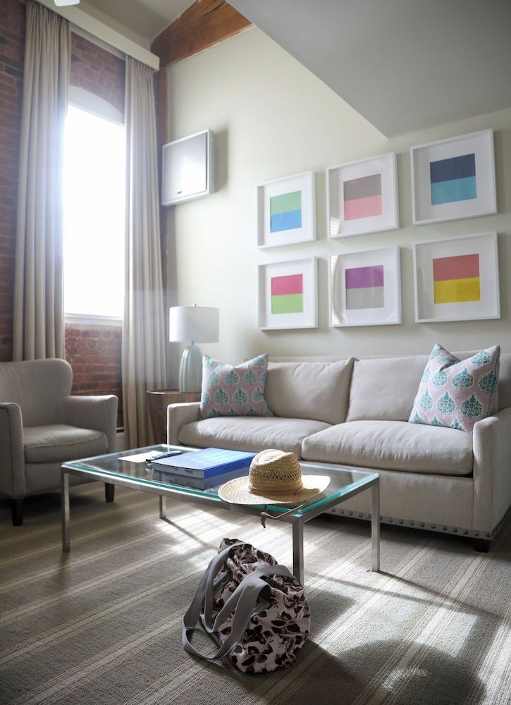 Mill Street Inn Deluxe Suite, 1 King Bed 5