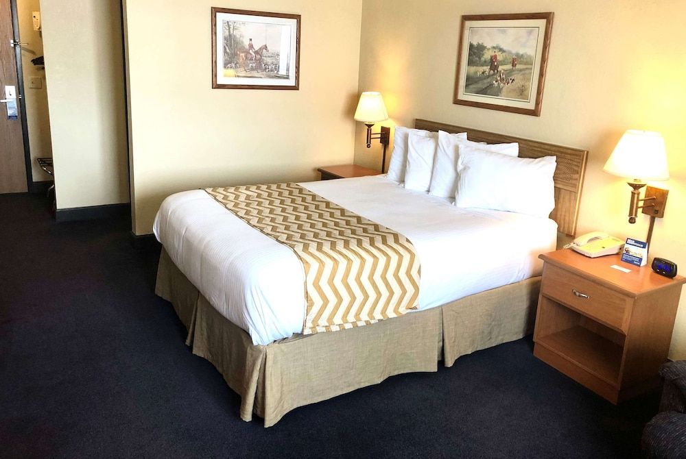 Suite, 1 King Bed with Sofa bed, Non Smoking, Hot Tub