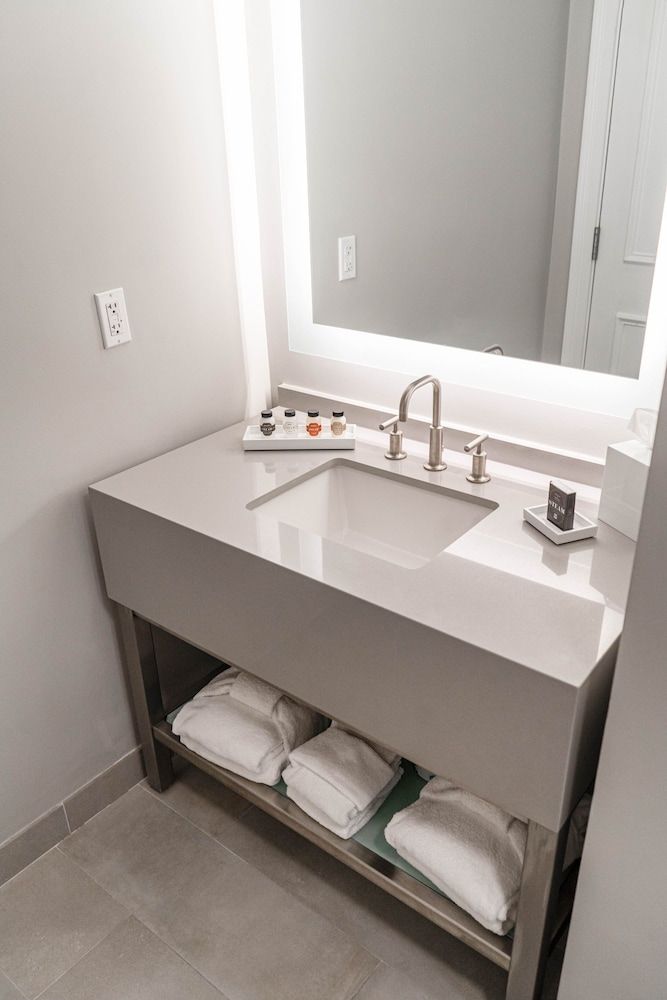 River Street Inn Standard Room, 1 Queen Bed, Historic View 6