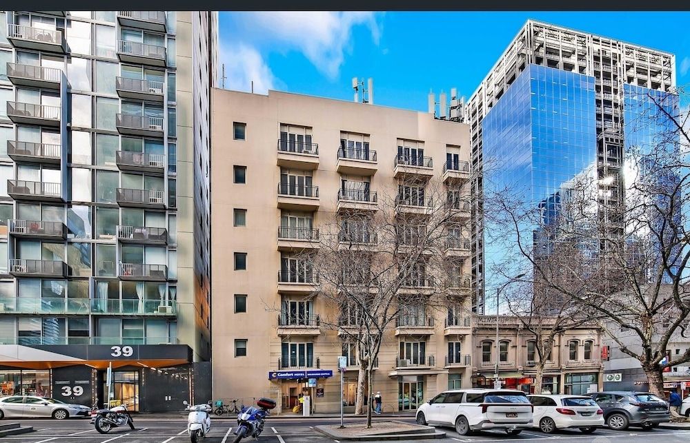 undefined Comfort Apartments Melbourne Central 2