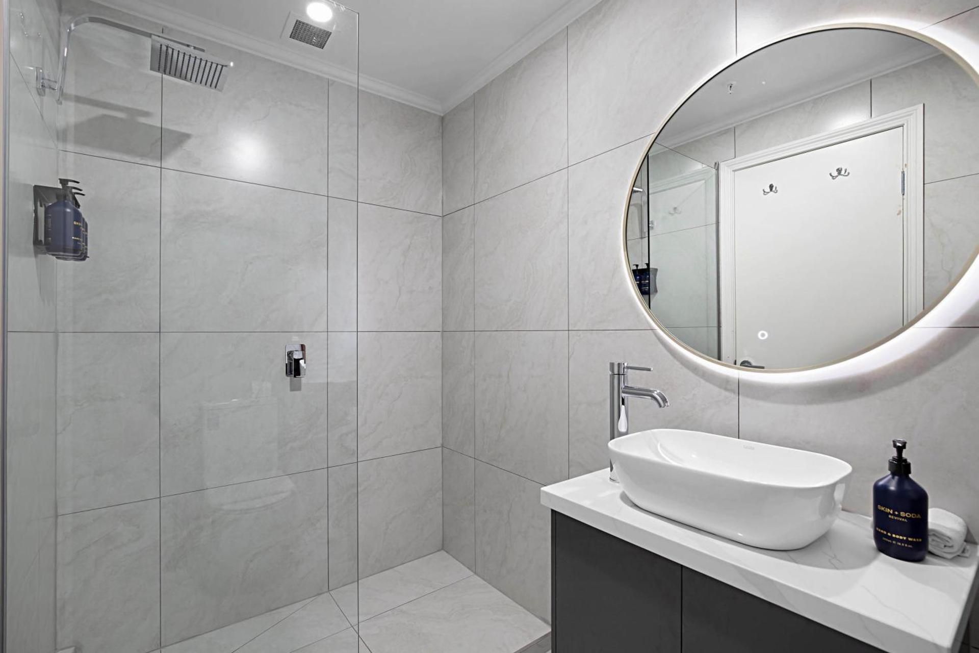 undefined Comfort Apartments Melbourne Central 10