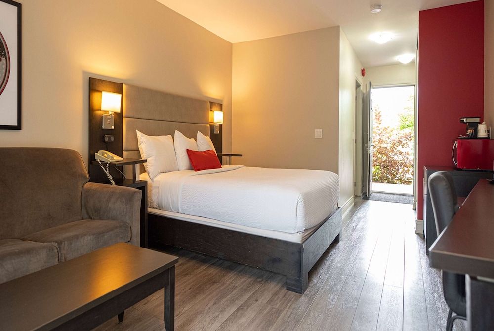 Ramada by Wyndham Ottawa On The Rideau