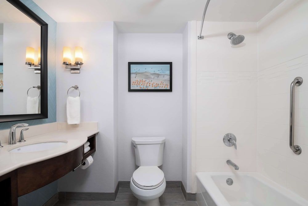 Room, 2 Queen Beds, Accessible, Pool View (Hearing)