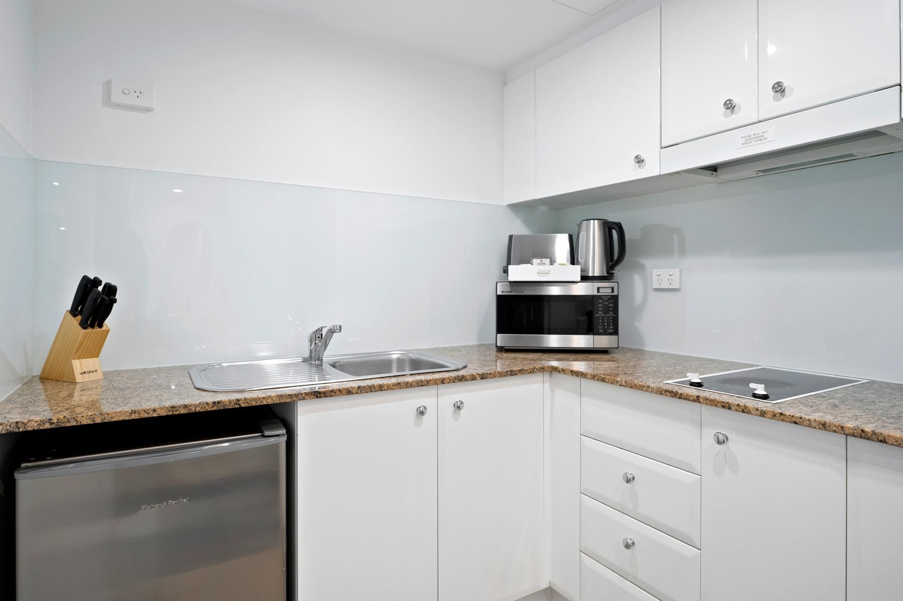 Club Wyndham Sydney 1 Queen Bed Studio 3