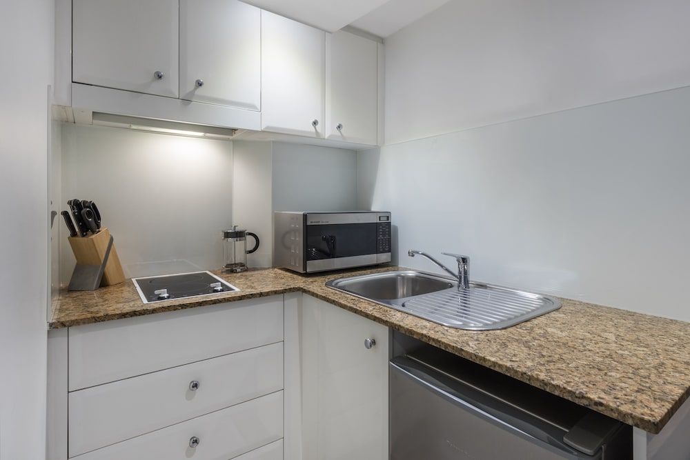 Club Wyndham Sydney Deluxe Studio, 1 Queen Bed (Upper) 4