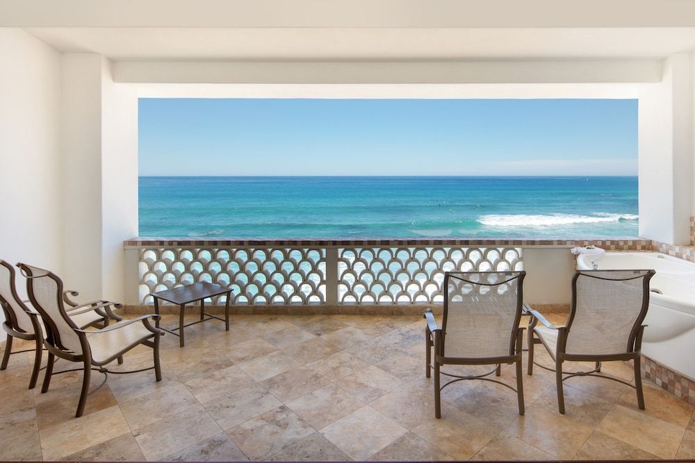 Cabo Surf Hotel & Spa Design Room, Multiple Beds, Oceanfront 4