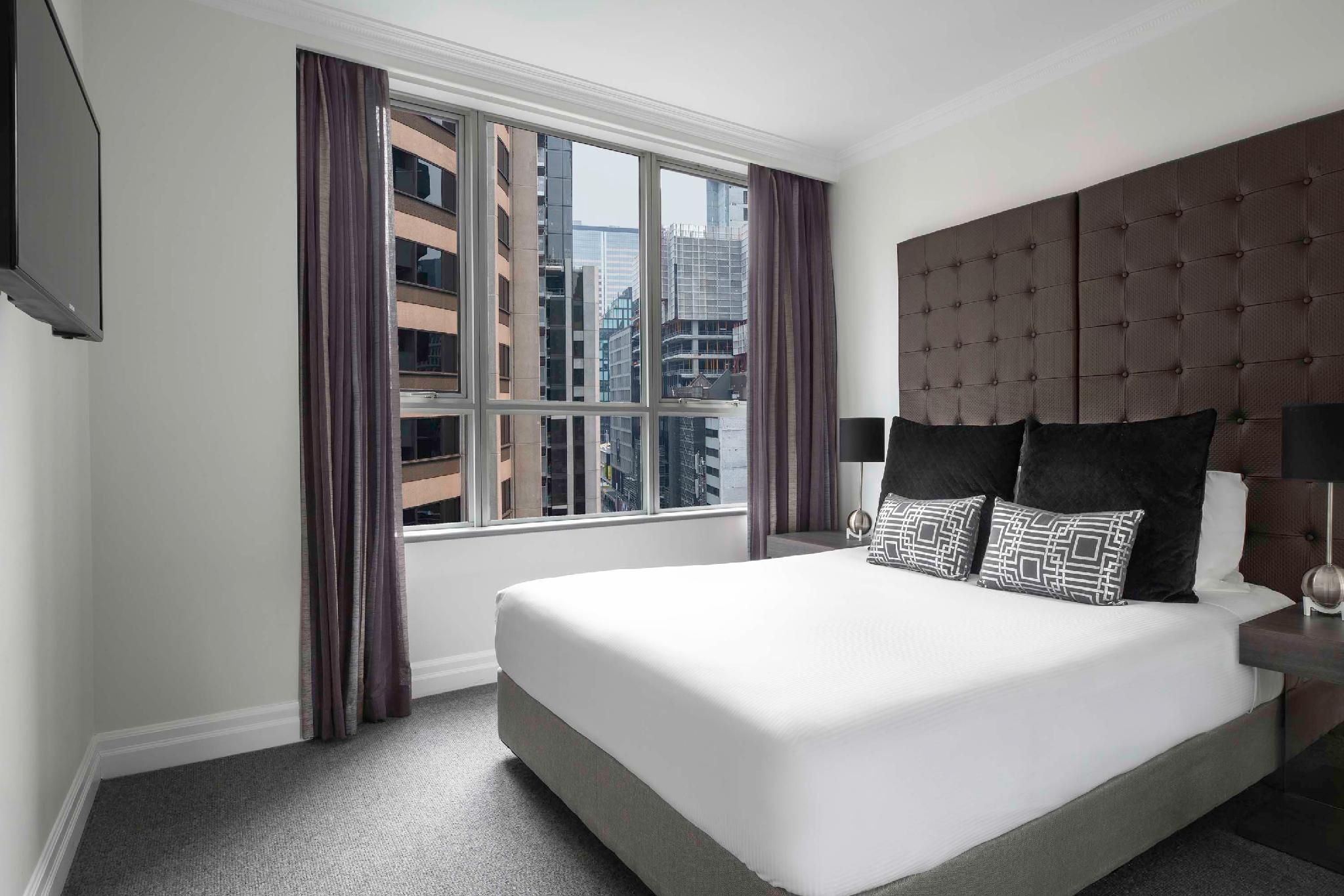 undefined Mantra 2 Bond Street Sydney 6