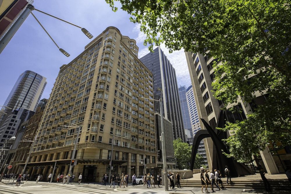 undefined Mantra 2 Bond Street Sydney 2