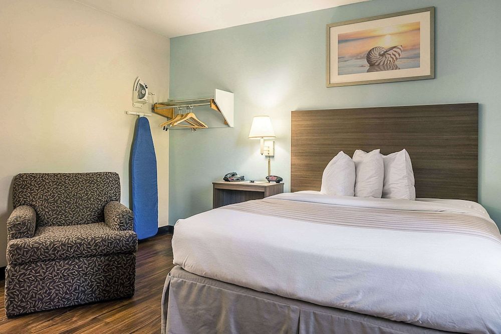 Standard Room, 1 Queen Bed, Smoking
