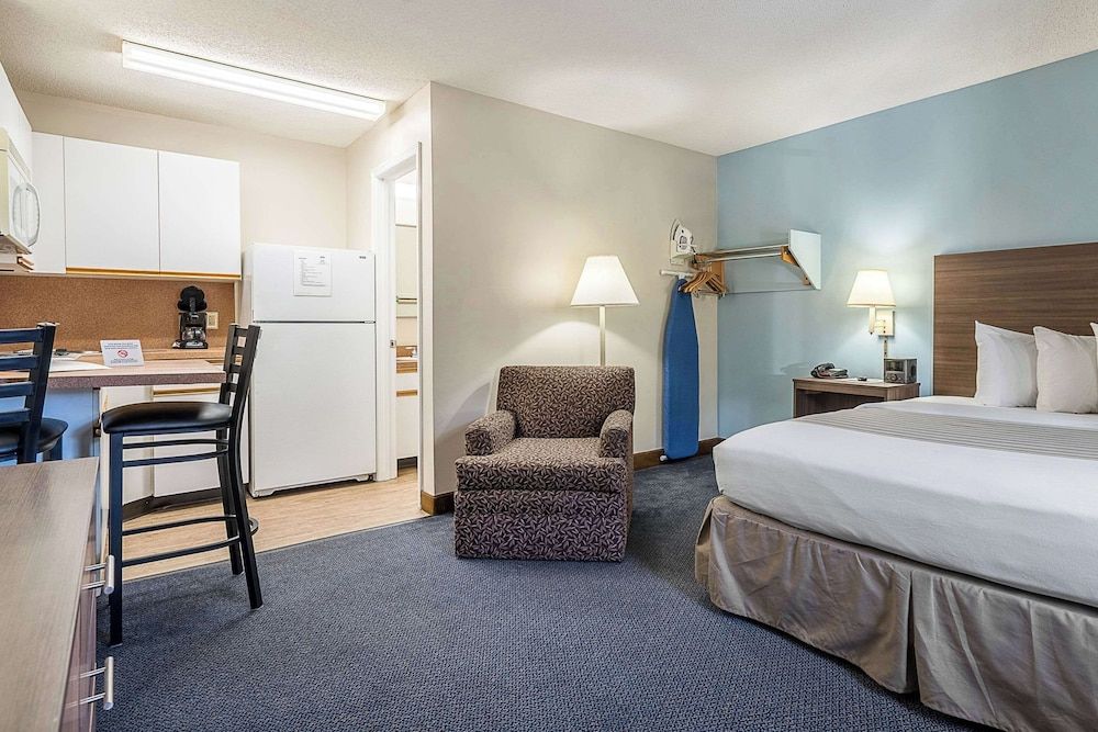 Standard Room, 1 Queen Bed, Non Smoking
