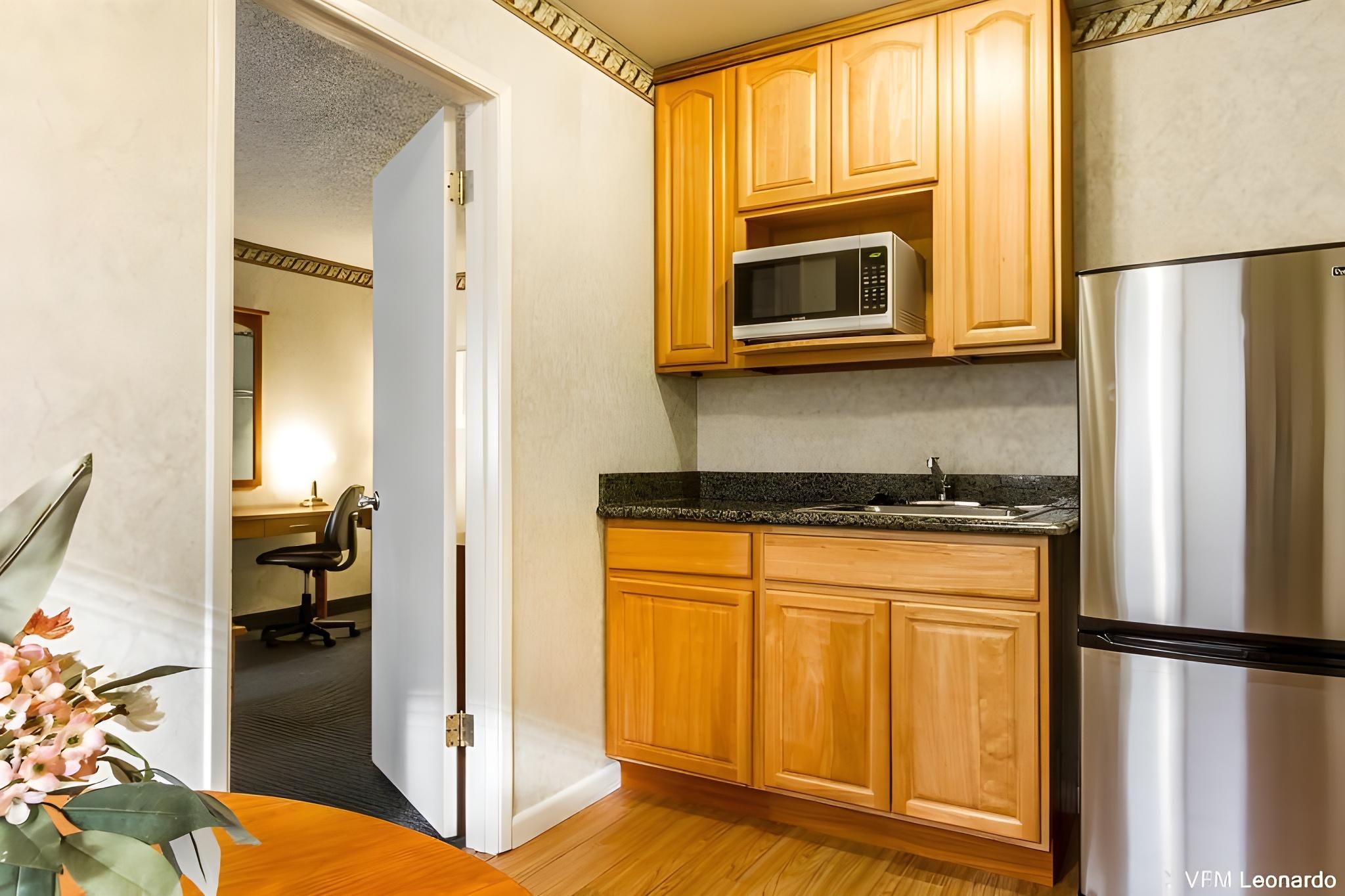 2 Queen Beds, Suite, Nonsmoking