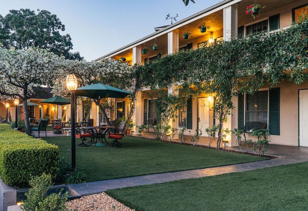undefined Lavender Inn by the Sea 5