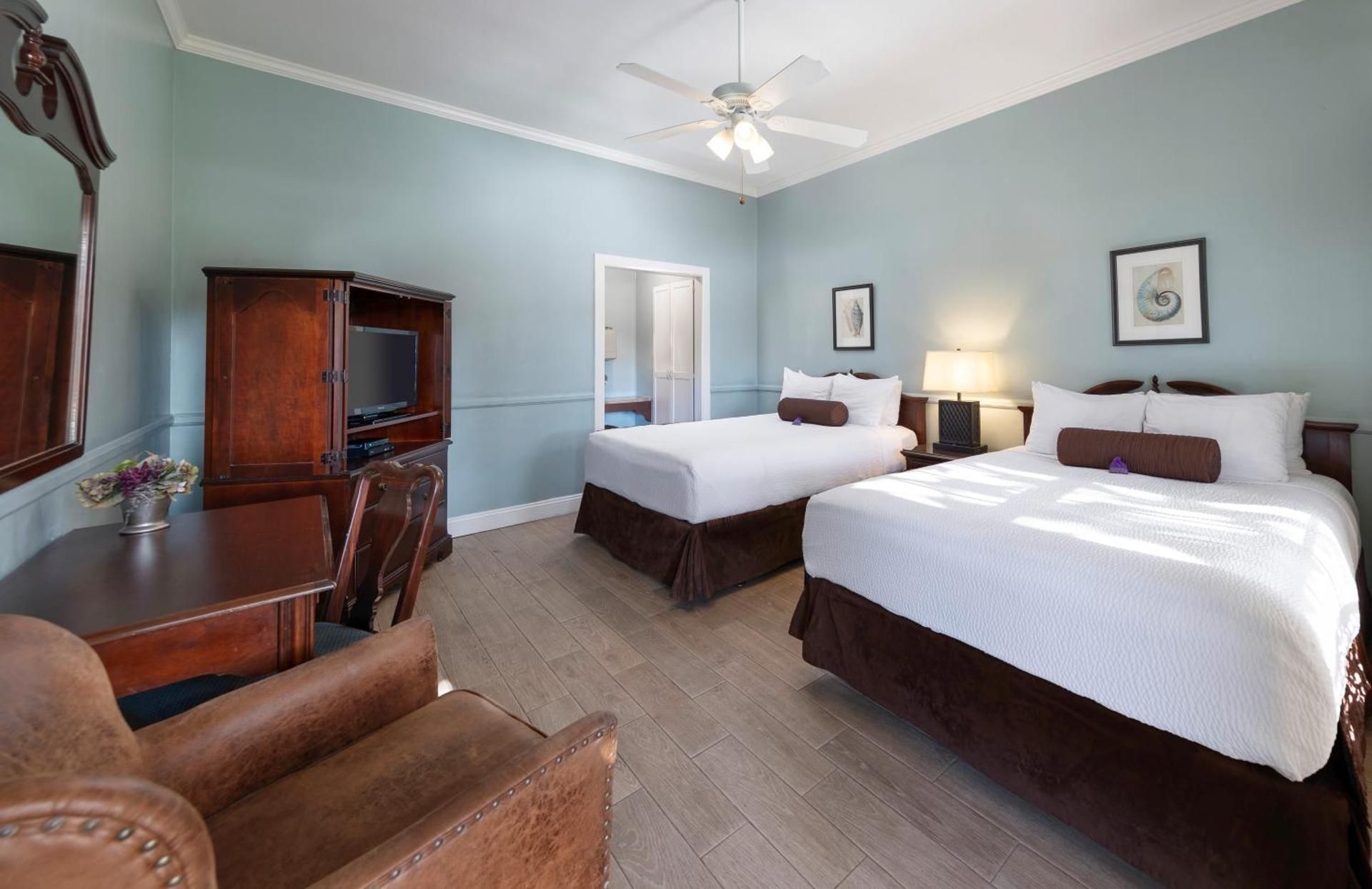 undefined Lavender Inn by the Sea 9