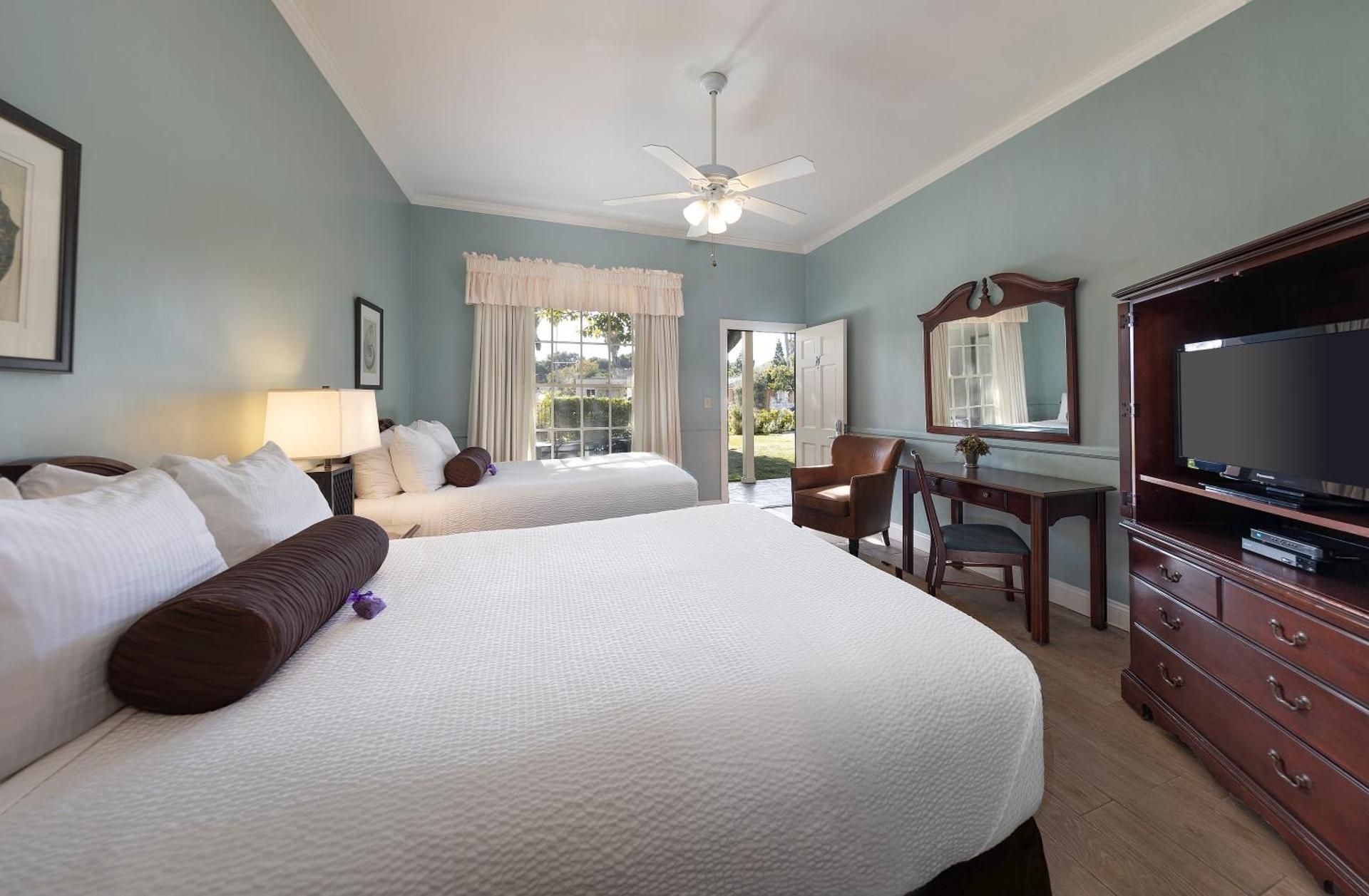 undefined Lavender Inn by the Sea 8