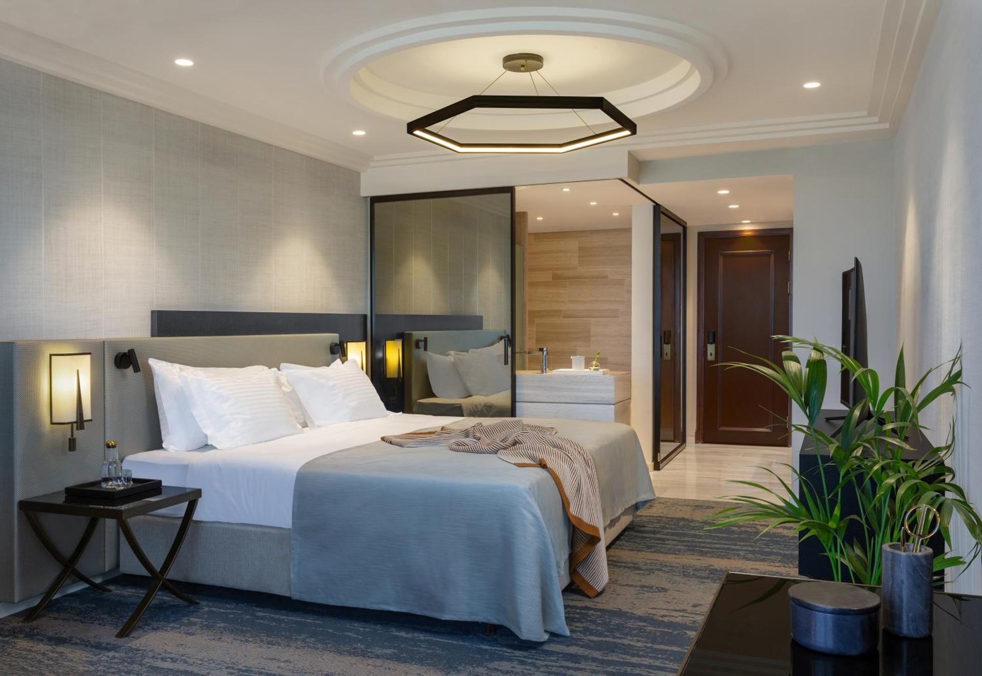 New Executive Room with no lounge accesses