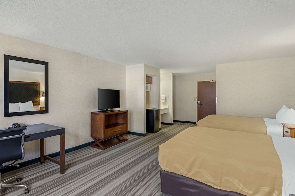 Standard Room, 2 Queen Beds, Non Smoking