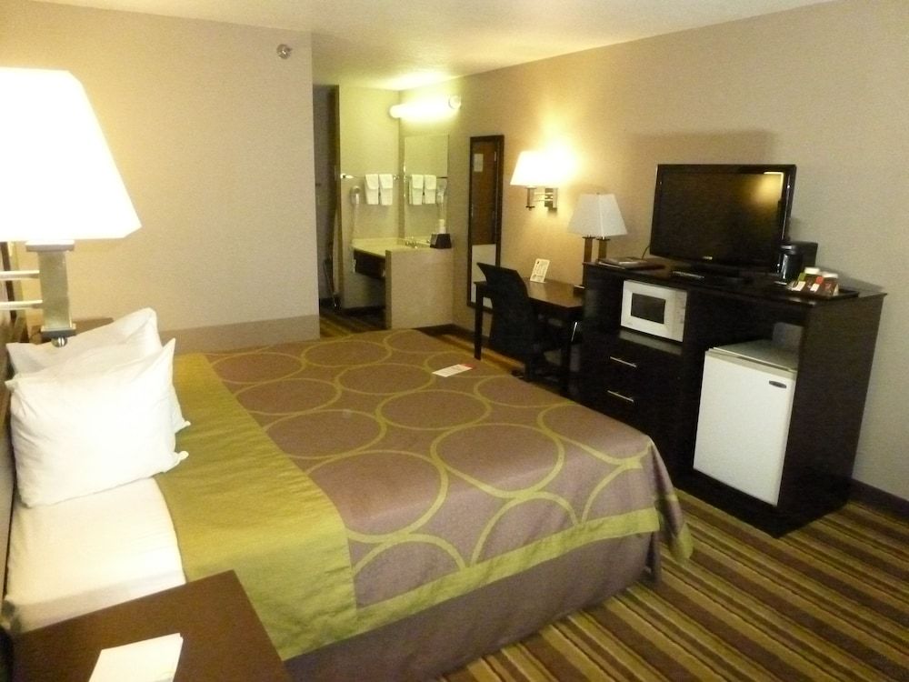 Standard Room, 1 King Bed
