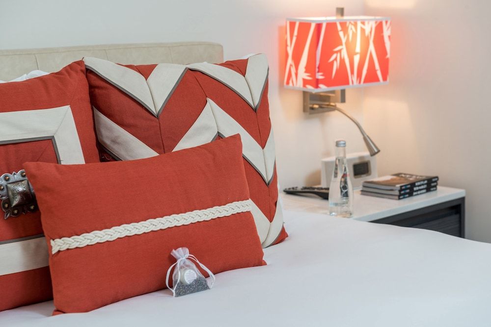 The Marlin Hotel Premium Studio, 1 King Bed 3