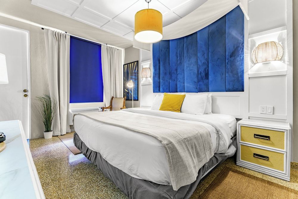 Standard Room, 1 King Bed