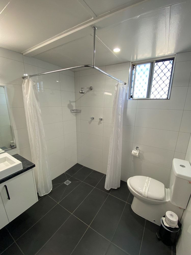 Hilltop Motel Two Bedroom Apartment 7