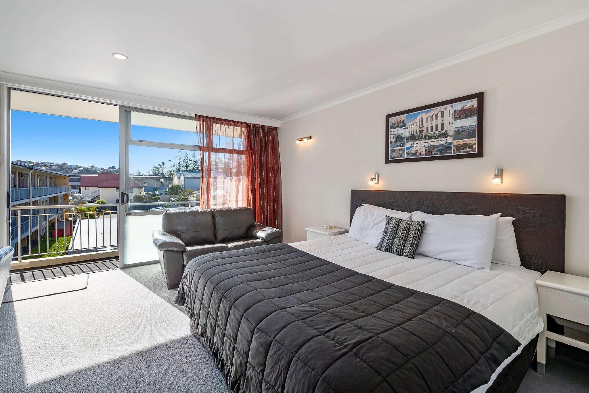 1 King Bed, No Smoking