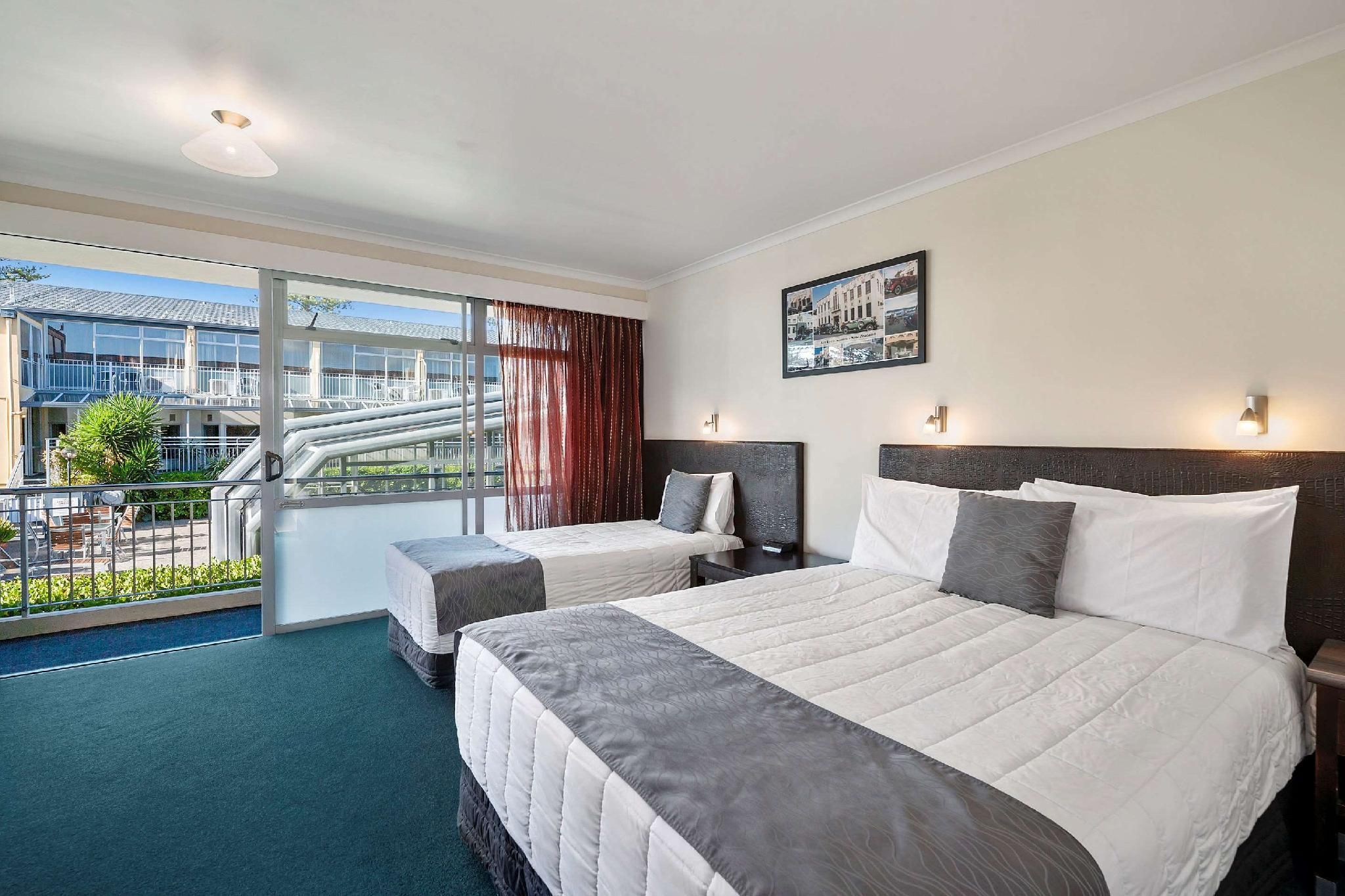 1 Queen Bed, No Smoking
