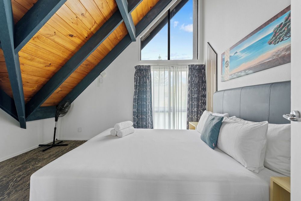 Wylie Court Two Bedroom Apartment with Spa Pool