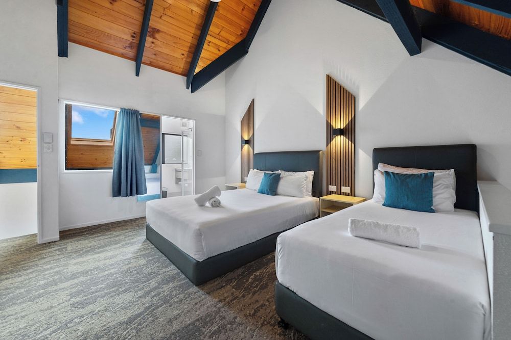 Wylie Court Executive Apartment with Spa Pool 3