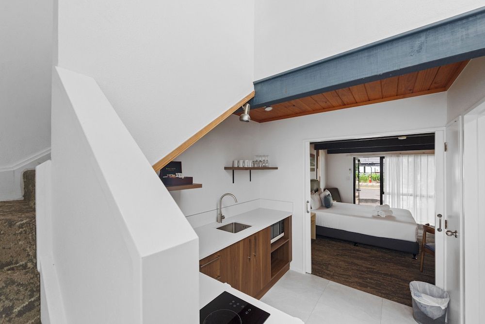 Wylie Court Executive Apartment with Spa Pool 4