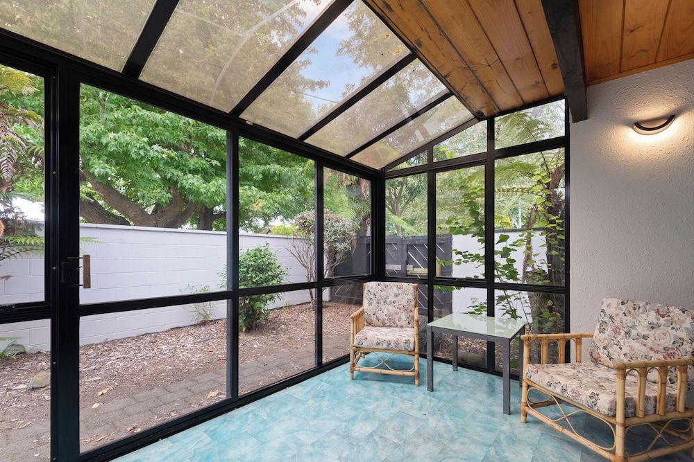 Wylie Court Premium Two Bedroom Apartment with Spa Pool 3