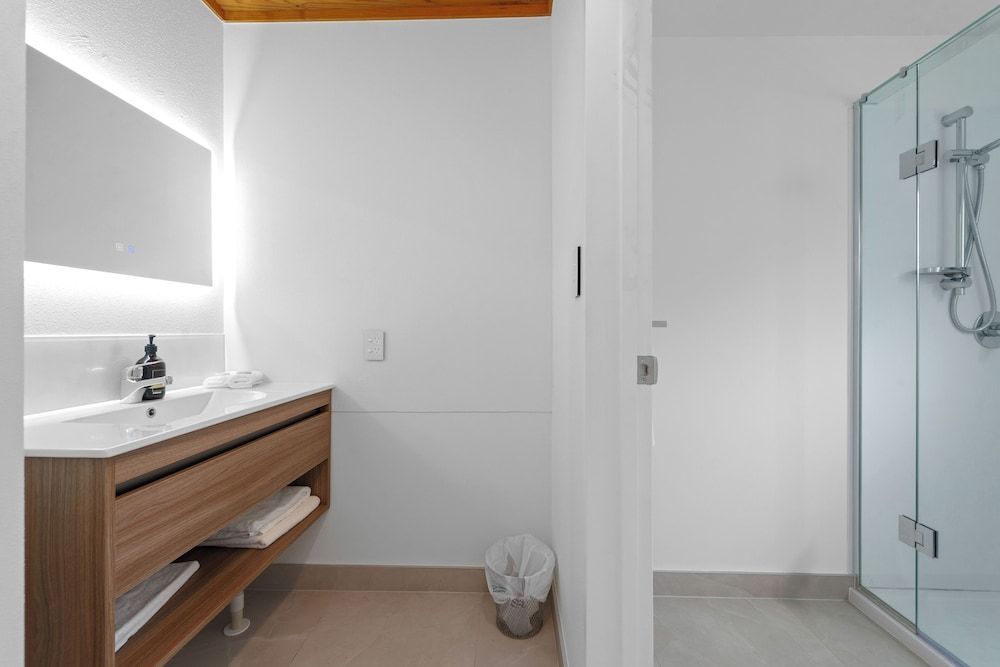 Wylie Court Executive Apartment with Spa Pool 10