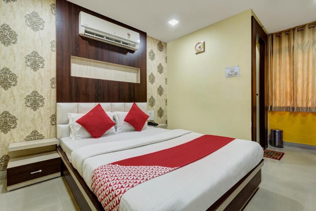 OYO 4283 Hotel Satguru Classic 4