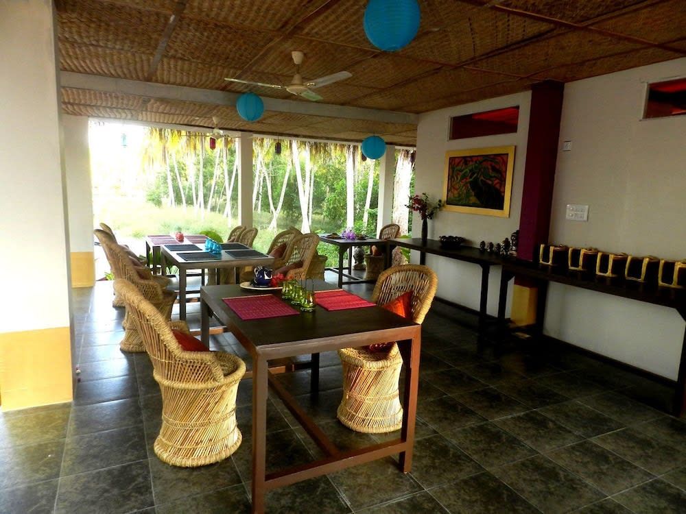 Food & Dining