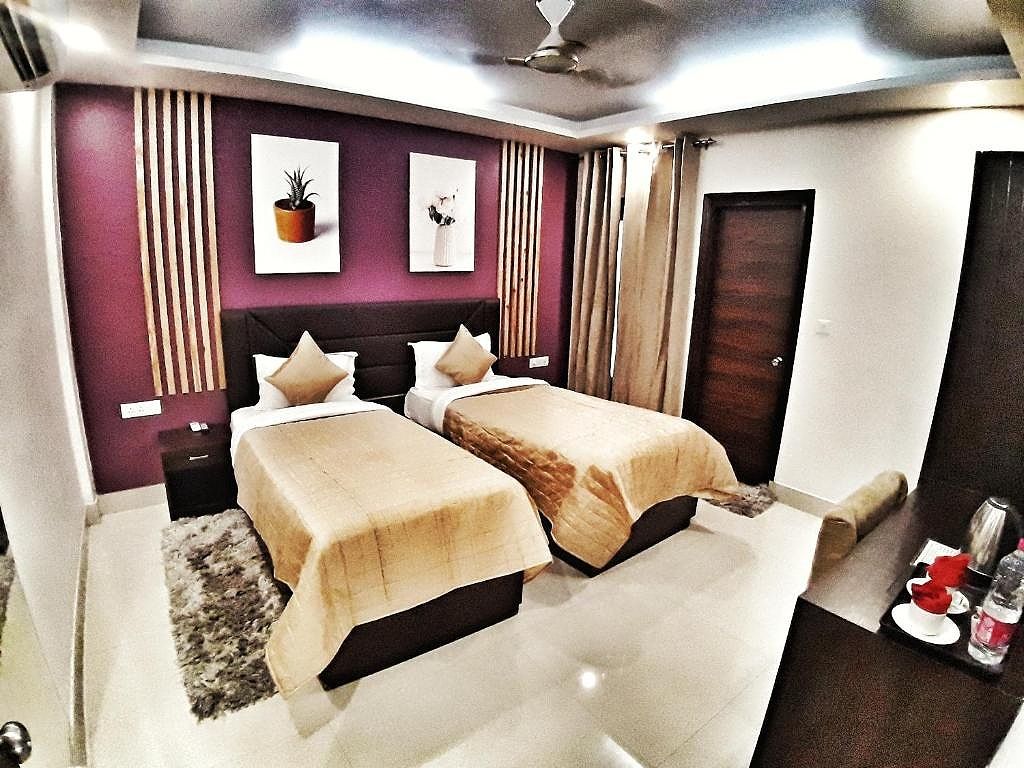 Hotel Aerocity Purple Orchid Superior Double Room 2
