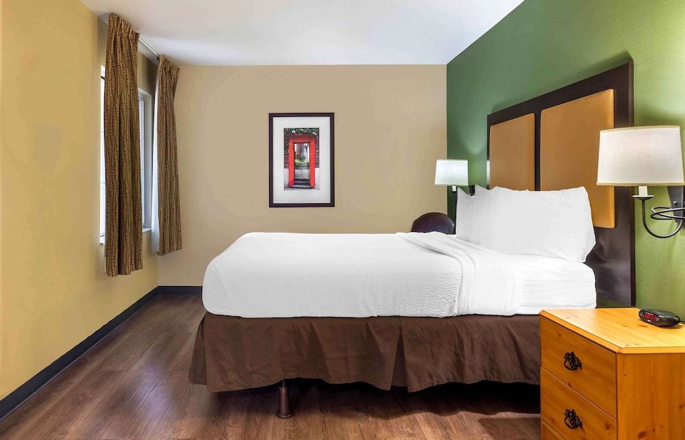 Extended Stay America Suites Boston Westborough Computer Dr Deluxe Studio, 1 Queen Bed with Sofa bed, Accessible, Non Smoking