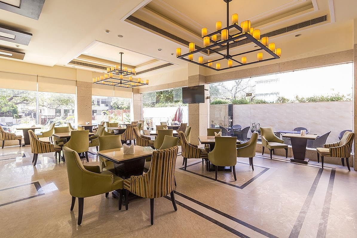 Food & Dining